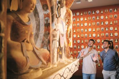 接连在发球 接连在发球