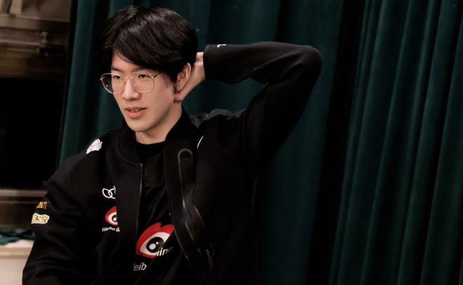 德的踢球风 德的踢球风